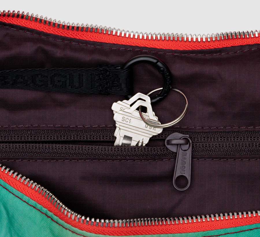 baggu, baggu uk stockist, baggu uk, big baggu, nylon, reusable bag, found bath, found bath uk stockist, baby baggu, happy metallic baggu baby, Medium Crescent Bag rain
