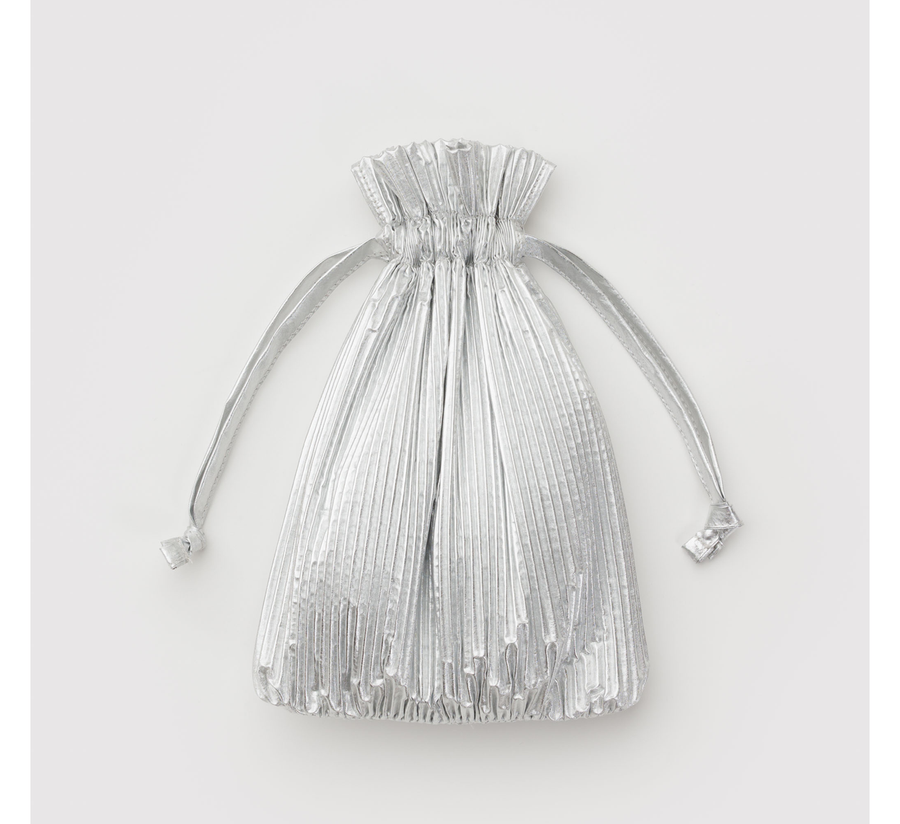 baggu, baggu uk stockist, baggu uk, big baggu, nylon, reusable bag, found bath, found bath uk stockist, baby baggu, happy metallic baggu baby, Peanuts Fanny Pack peanuts snoopy, pleated chrome baggu