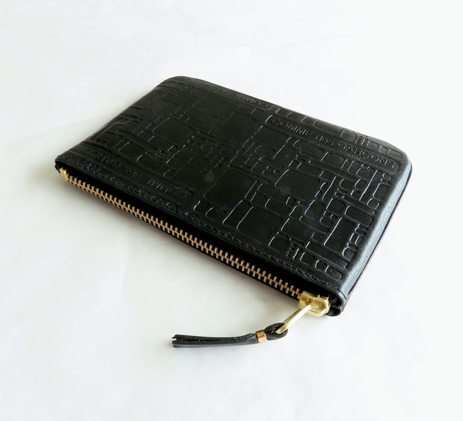 comme des garcons, card holder, super fluro , found bath, found bath uk stockist, comme wallet, SA8100 , SA3100 wallet, black logo embossed pattern sa8100