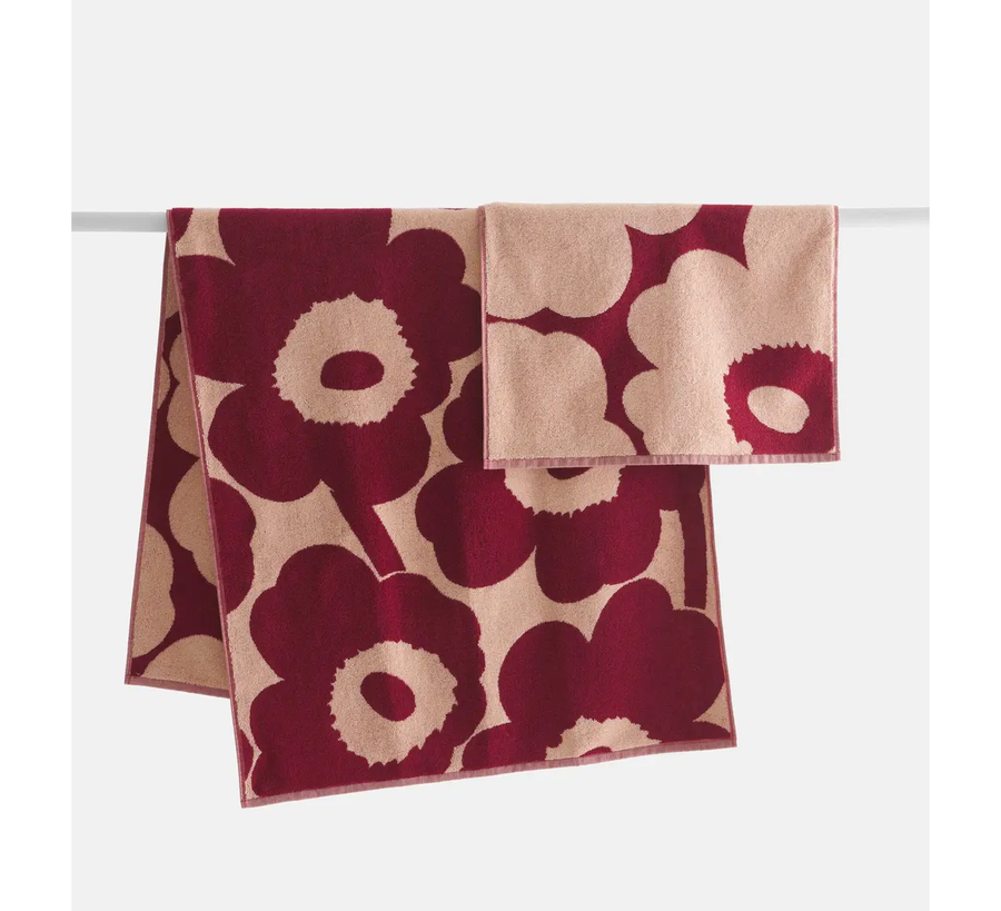 Marimekko, unikko, unikka unniko, flower beige, blue, found bath, found bath uk stockist, marimekko uk stockist, kitchen towel, tea towel, black and white, white blue, face, towel, guest towel cherry red pink, 50 x 70cm