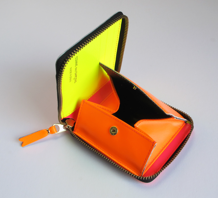 Comme des Garcons / Wallet Super Fluro Pink SA7100 – Found Store Comme des Garcons / Wallet Super Fluro Pink SA7100 – Found Store