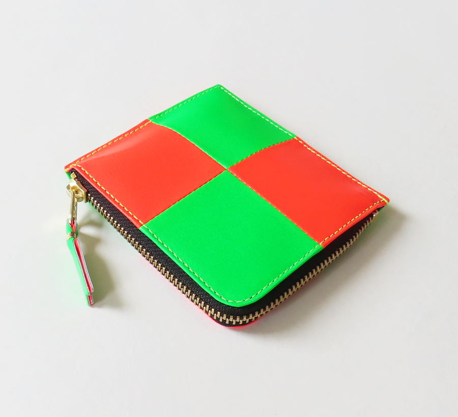 Comme des best sale garcons neon wallet